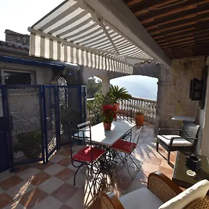 Appartement En Et Sa Terrasse Privée, La Trinité