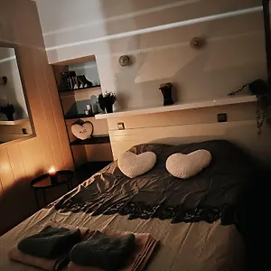 Appartement Petit Cocon Cosy Au Cœur Du Village D'allauch, Allauch