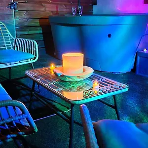 Appartement Maison Belle La Nuit Avec Jacuzzi Prive, Allauch
